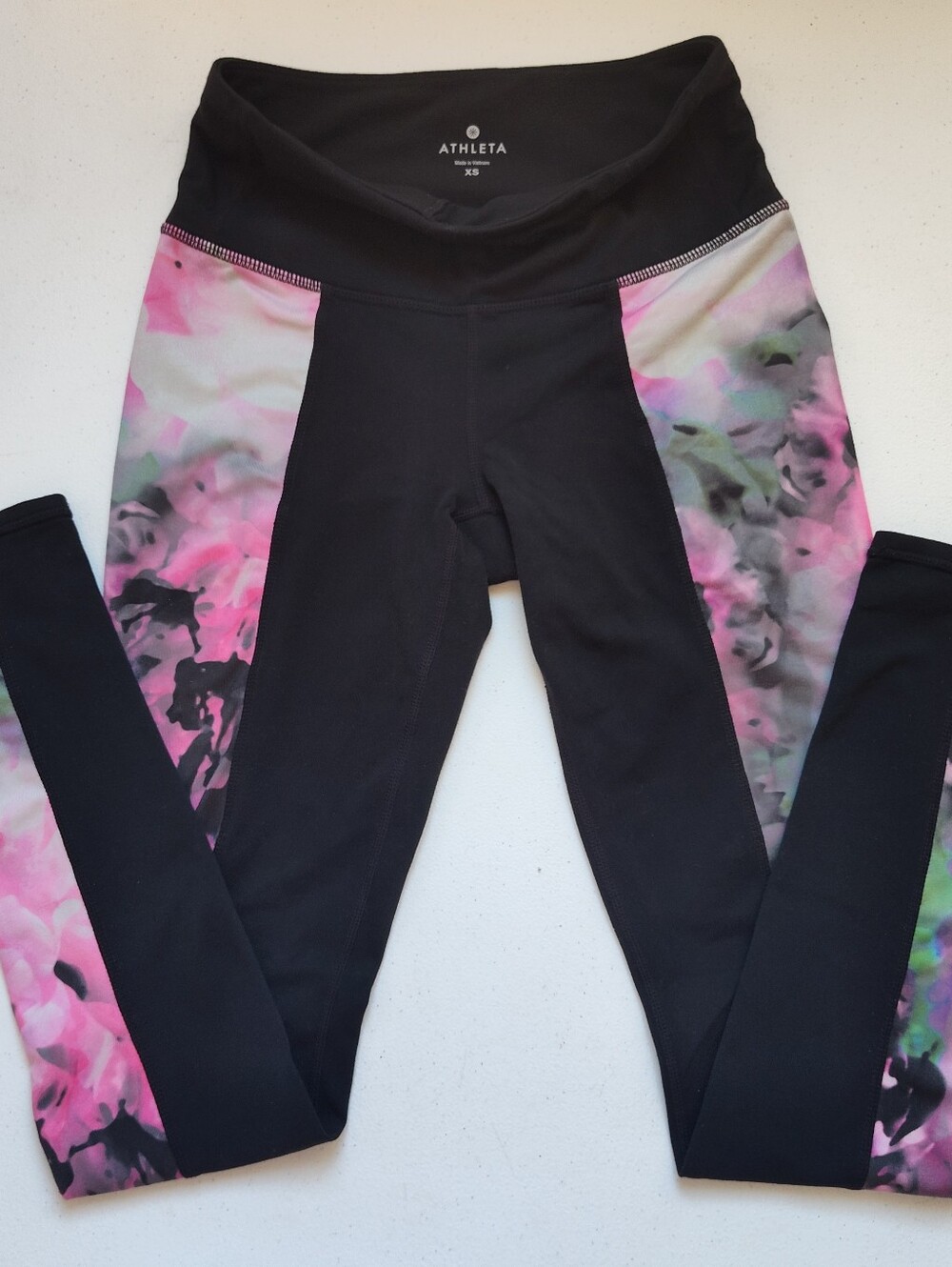 Athleta High Rise Bloom Chaturanga Tight Leggings Black Pink Floral Womens XS